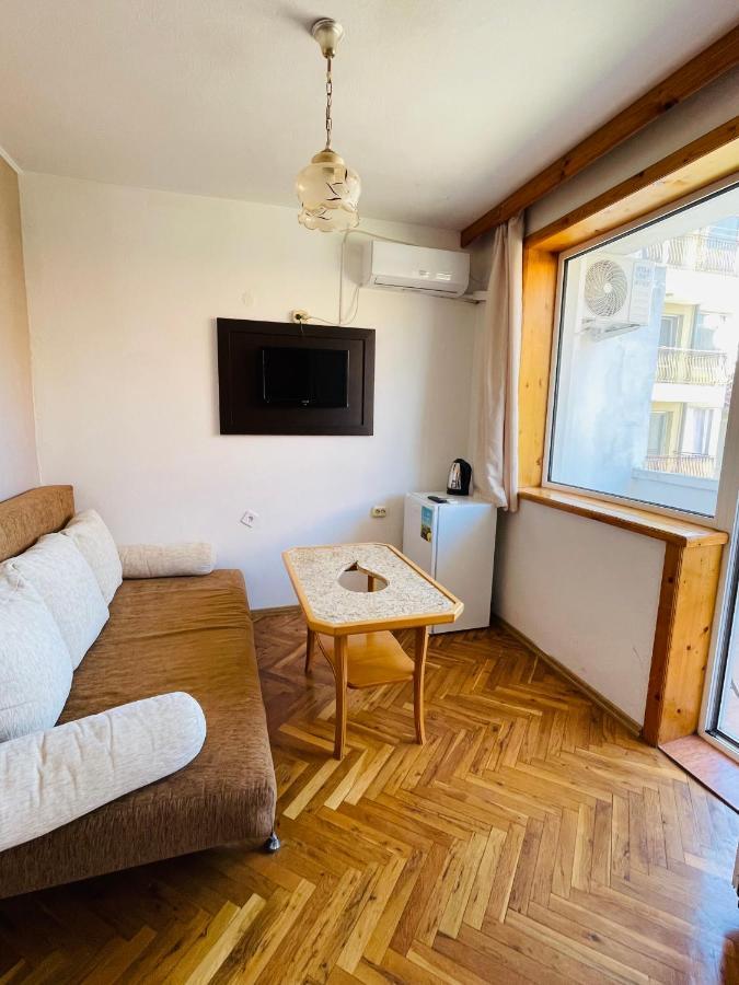 Private Rooms Trakiets Pomorie Exterior photo