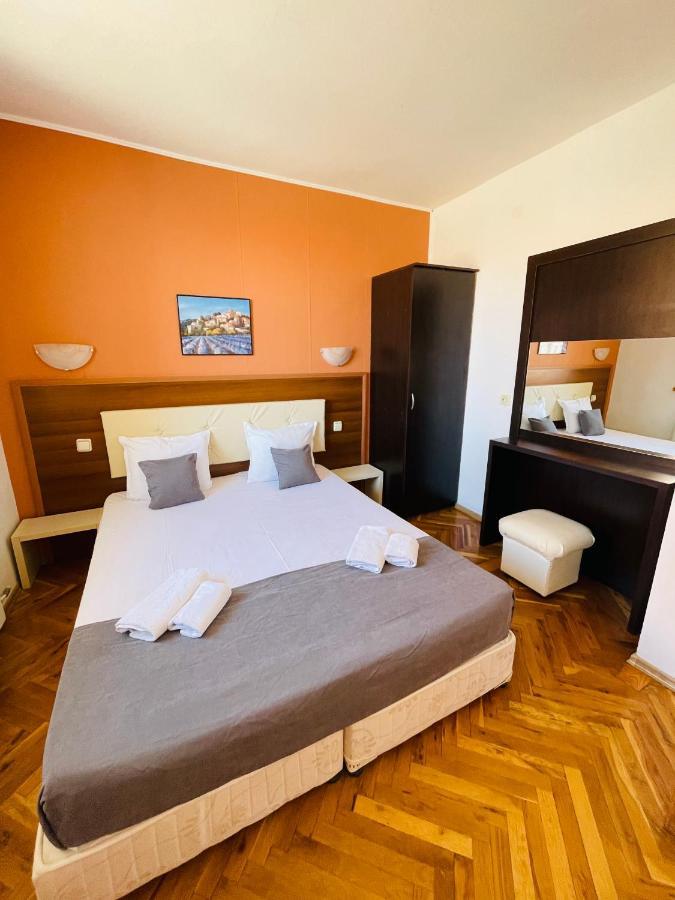 Private Rooms Trakiets Pomorie Exterior photo