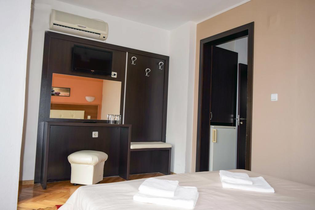 Private Rooms Trakiets Pomorie Exterior photo