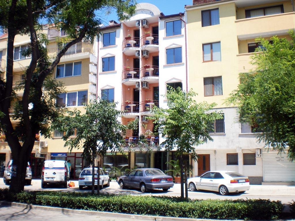 Private Rooms Trakiets Pomorie Exterior photo